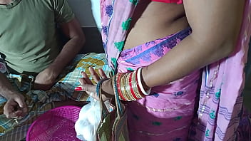 अंडे बेचने वाले ने घर में अकेली भाभी की जबरदस्ती चुदाई की Gonzo Bhabhi Hook-up