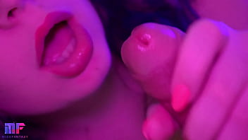 Mild close-up blow-job with spunk in gullet